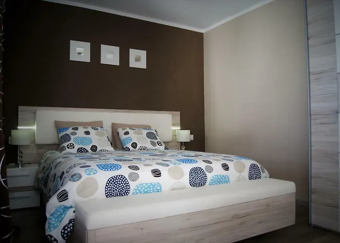 Naila بويرتو ذيل كارمين