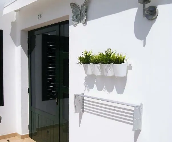 Naila * Puerto del Carmen (Lanzarote)